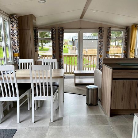 אברלור The Trout Van - Beautiful, Luxury Static Caravan מראה חיצוני תמונה